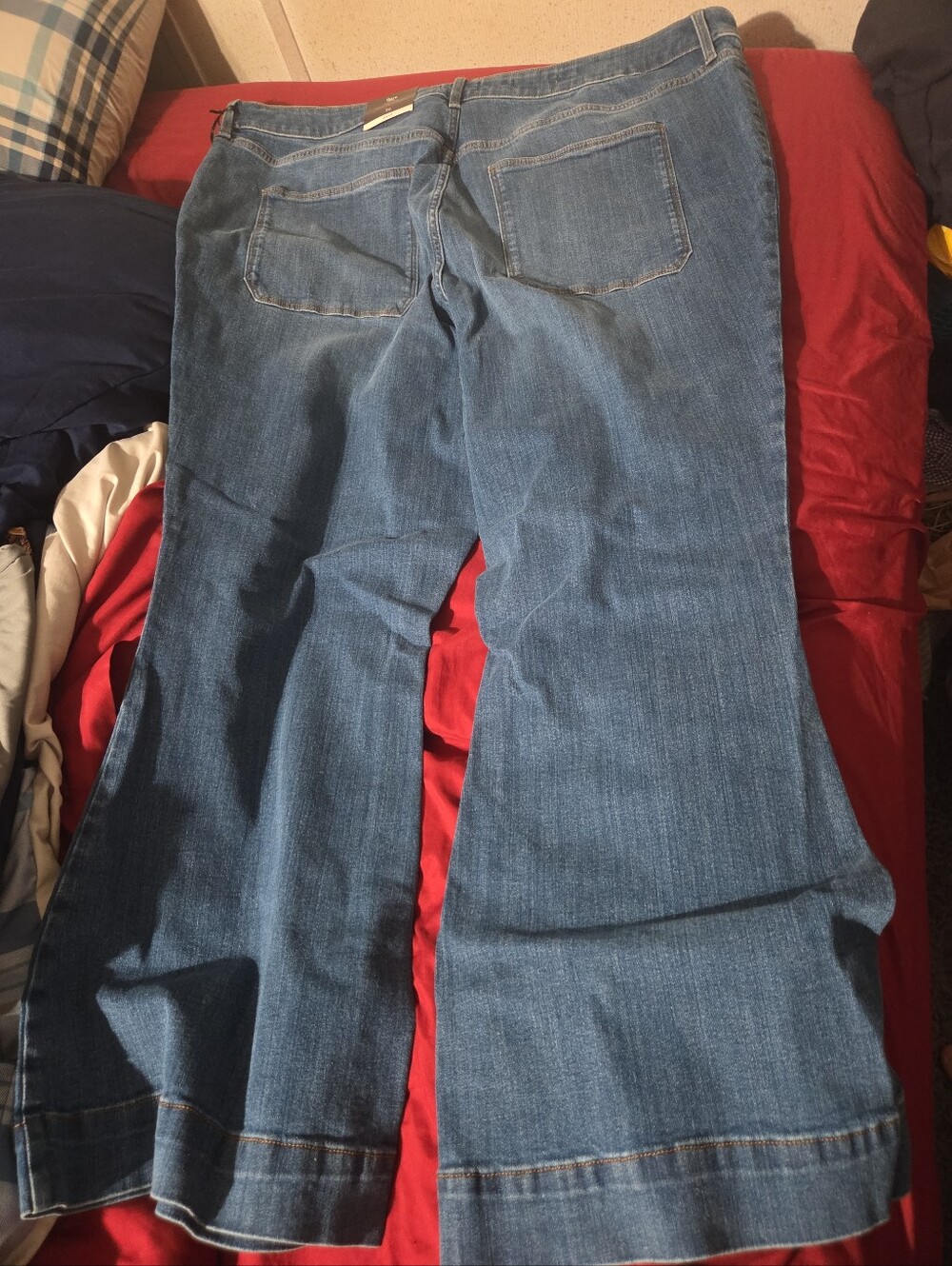 Ava and Viv nwt high-rise flare fitted hip and thigh size 26 with stretc